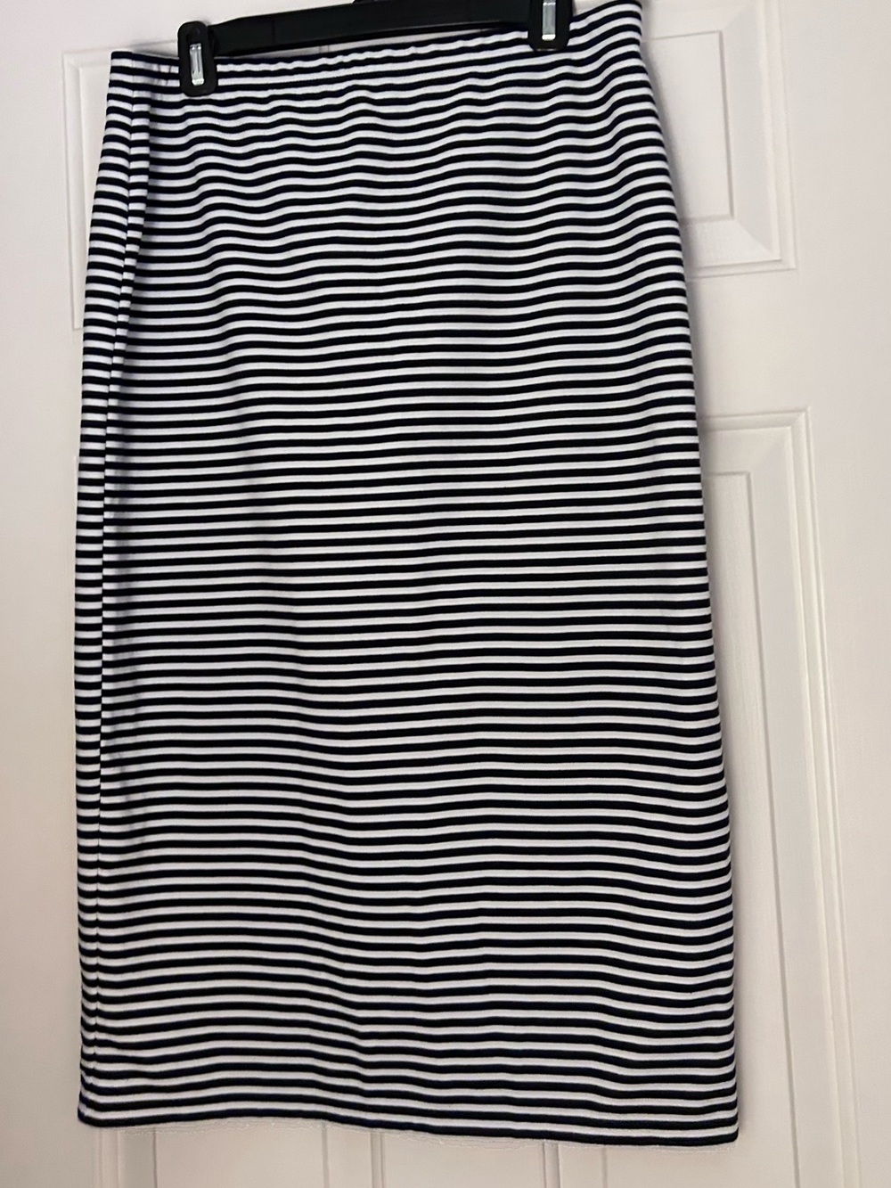Max Studio Black and White Striped Pencil Skirt. Elastic Waist, XL.